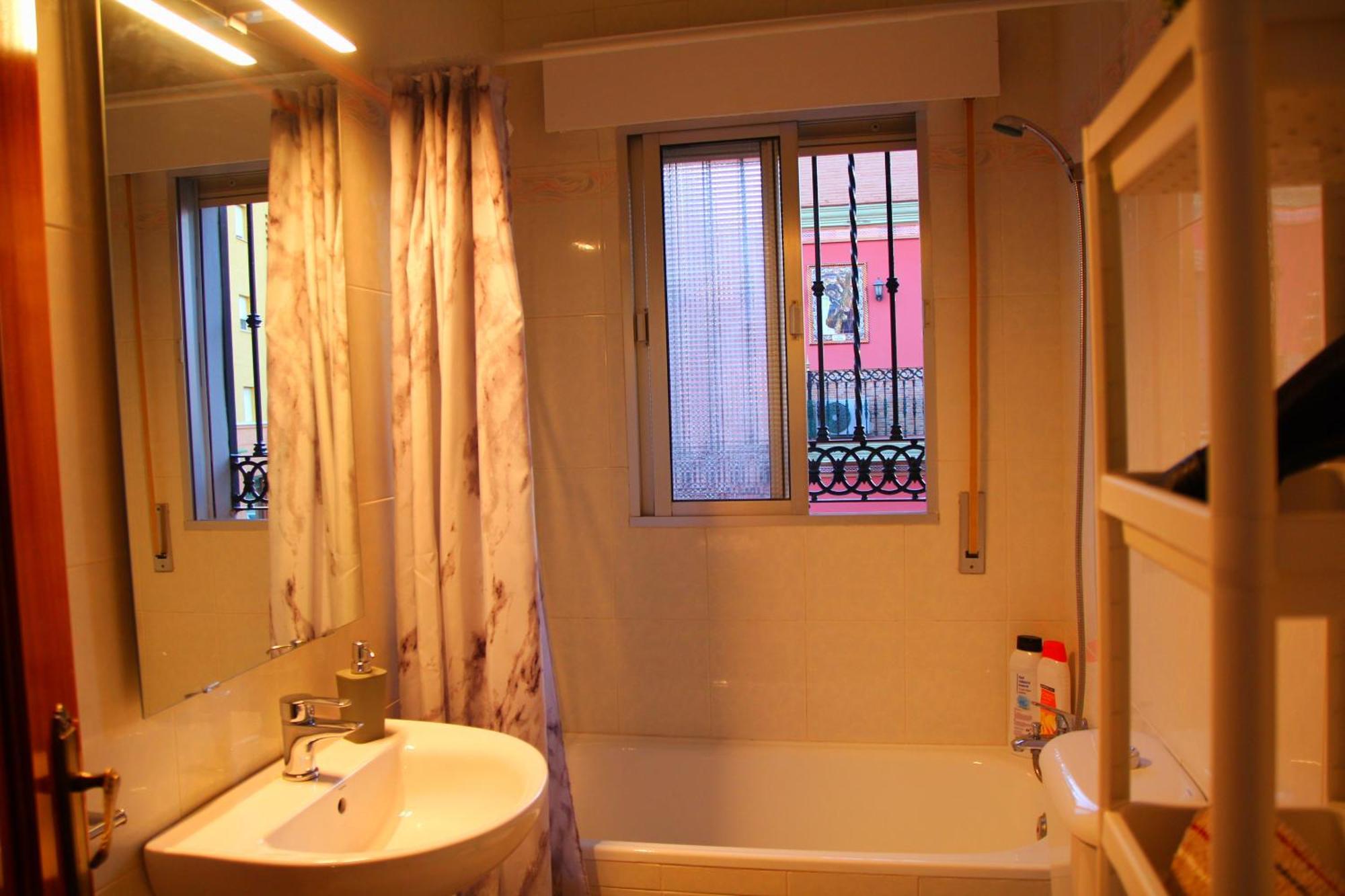 דוס הרמנאס Villa Ahumor Apartamento Entero 20 M Sevilla -6Pax מראה חיצוני תמונה